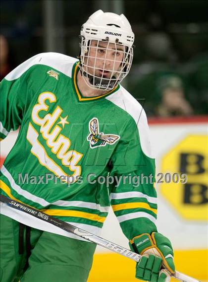 Thumbnail 3 in Duluth East vs Edina (Schwan Cup) photogallery.