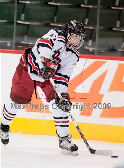 Thumbnail 3 in Duluth East vs Edina (Schwan Cup) photogallery.