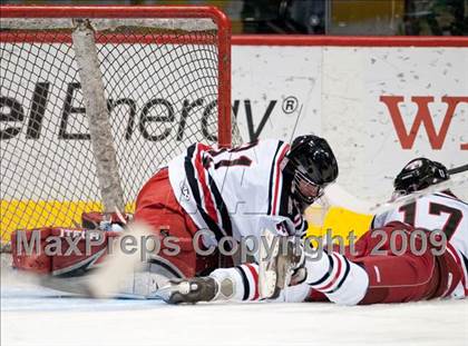 Thumbnail 2 in Duluth East vs Edina (Schwan Cup) photogallery.