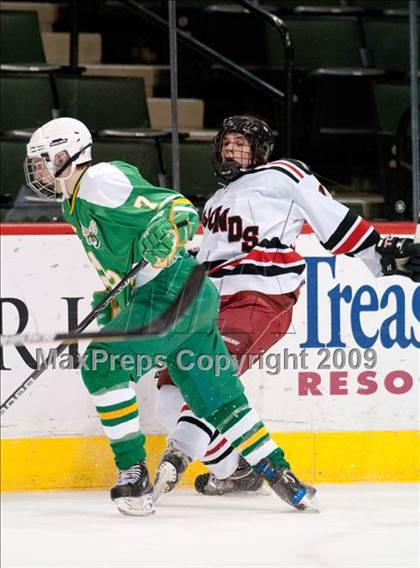 Thumbnail 3 in Duluth East vs Edina (Schwan Cup) photogallery.