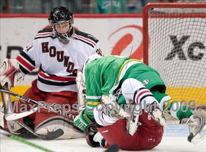 Thumbnail 3 in Duluth East vs Edina (Schwan Cup) photogallery.