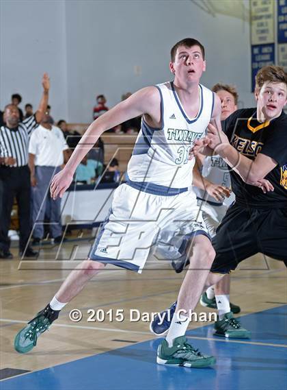 Thumbnail 3 in Mission Vista vs. Kelso (MaxPreps Holiday Classic) photogallery.