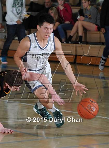 Thumbnail 2 in Mission Vista vs. Kelso (MaxPreps Holiday Classic) photogallery.