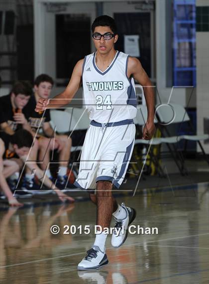 Thumbnail 1 in Mission Vista vs. Kelso (MaxPreps Holiday Classic) photogallery.