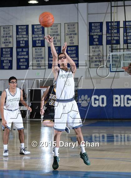 Thumbnail 2 in Mission Vista vs. Kelso (MaxPreps Holiday Classic) photogallery.