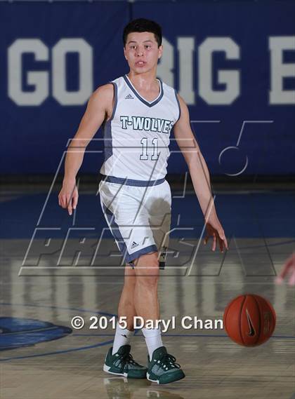 Thumbnail 2 in Mission Vista vs. Kelso (MaxPreps Holiday Classic) photogallery.