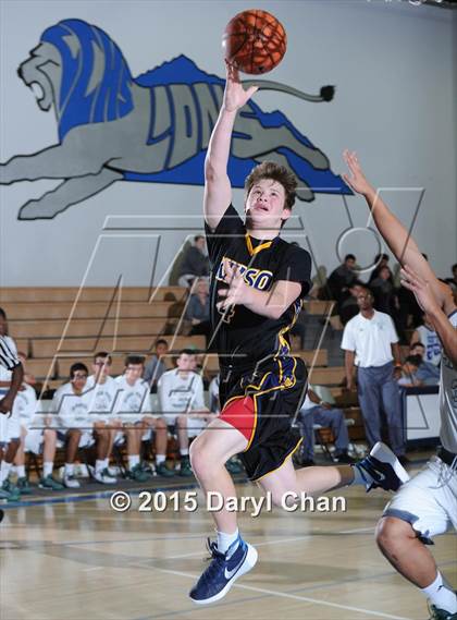 Thumbnail 3 in Mission Vista vs. Kelso (MaxPreps Holiday Classic) photogallery.