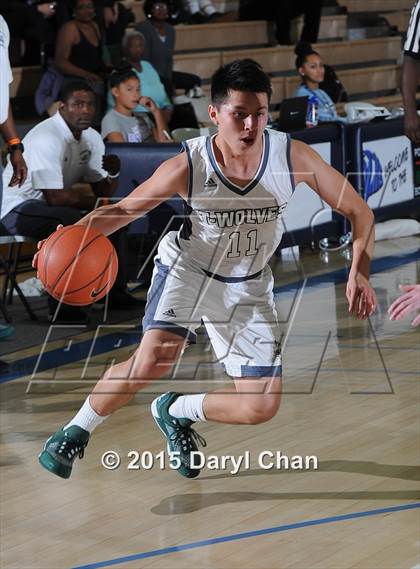 Thumbnail 2 in Mission Vista vs. Kelso (MaxPreps Holiday Classic) photogallery.