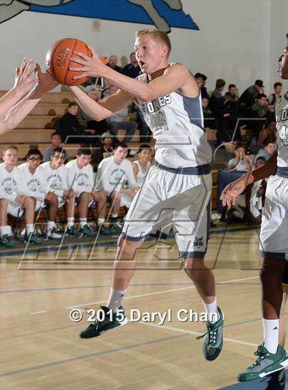 Thumbnail 3 in Mission Vista vs. Kelso (MaxPreps Holiday Classic) photogallery.