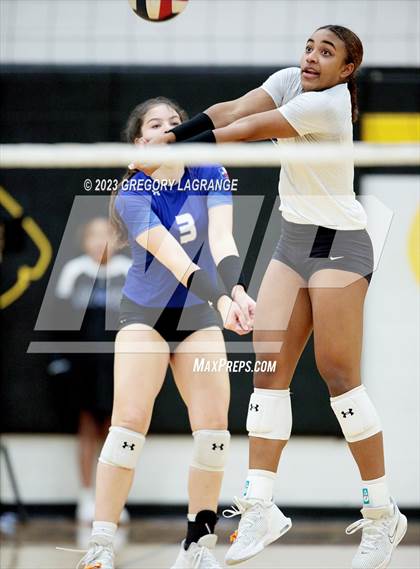 Thumbnail 2 in Byron Nelson vs Fossil Ridge photogallery.