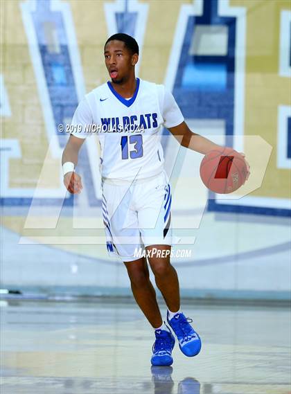 Thumbnail 1 in Long Beach Poly vs. Windward (St. John Bosco-Gahr Classic) photogallery.