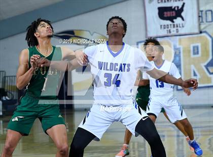 Thumbnail 2 in Long Beach Poly vs. Windward (St. John Bosco-Gahr Classic) photogallery.