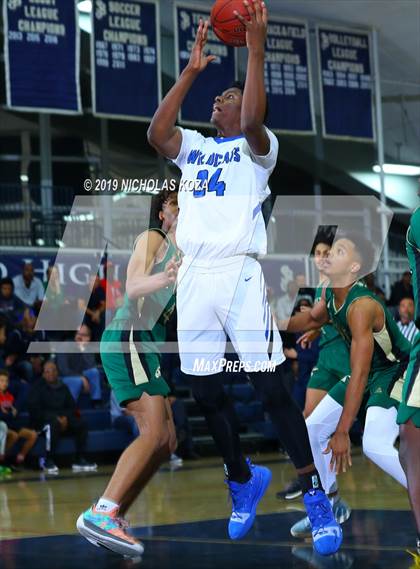 Thumbnail 3 in Long Beach Poly vs. Windward (St. John Bosco-Gahr Classic) photogallery.