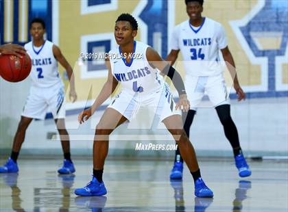 Thumbnail 1 in Long Beach Poly vs. Windward (St. John Bosco-Gahr Classic) photogallery.