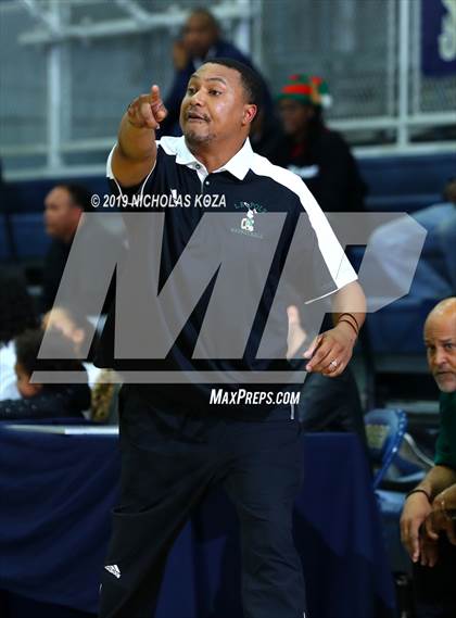 Thumbnail 2 in Long Beach Poly vs. Windward (St. John Bosco-Gahr Classic) photogallery.