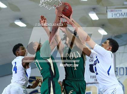 Thumbnail 3 in Long Beach Poly vs. Windward (St. John Bosco-Gahr Classic) photogallery.