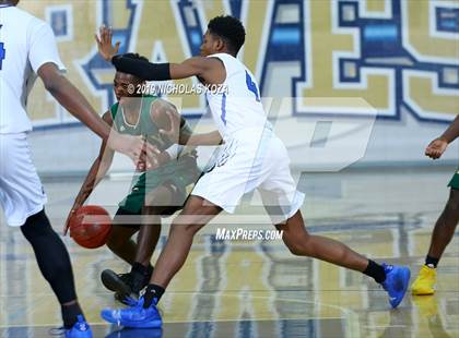 Thumbnail 2 in Long Beach Poly vs. Windward (St. John Bosco-Gahr Classic) photogallery.