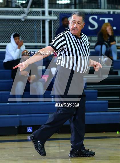 Thumbnail 1 in Long Beach Poly vs. Windward (St. John Bosco-Gahr Classic) photogallery.