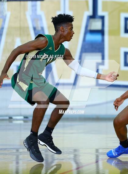 Thumbnail 2 in Long Beach Poly vs. Windward (St. John Bosco-Gahr Classic) photogallery.