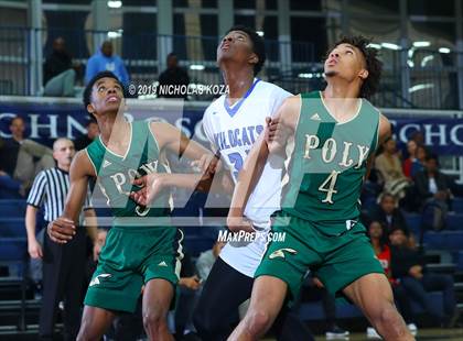 Thumbnail 1 in Long Beach Poly vs. Windward (St. John Bosco-Gahr Classic) photogallery.