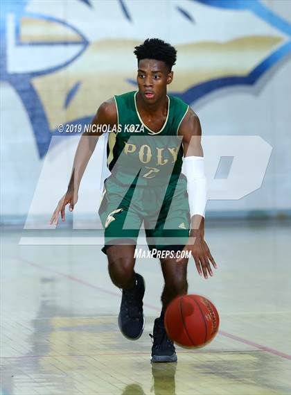Thumbnail 3 in Long Beach Poly vs. Windward (St. John Bosco-Gahr Classic) photogallery.