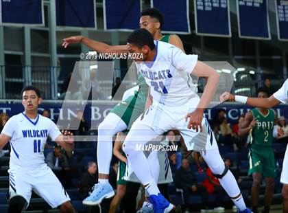 Thumbnail 2 in Long Beach Poly vs. Windward (St. John Bosco-Gahr Classic) photogallery.