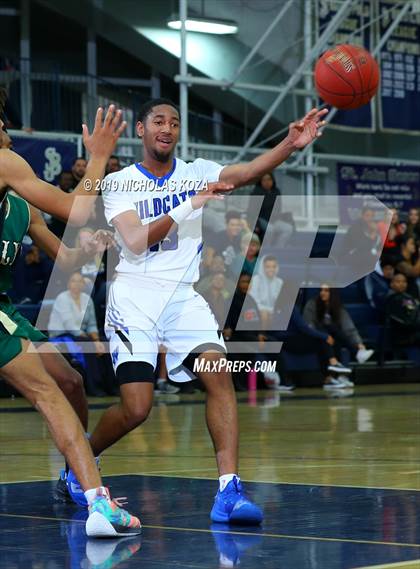 Thumbnail 1 in Long Beach Poly vs. Windward (St. John Bosco-Gahr Classic) photogallery.