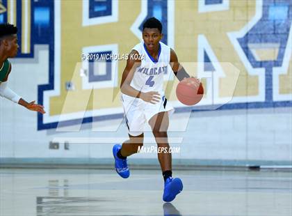 Thumbnail 3 in Long Beach Poly vs. Windward (St. John Bosco-Gahr Classic) photogallery.