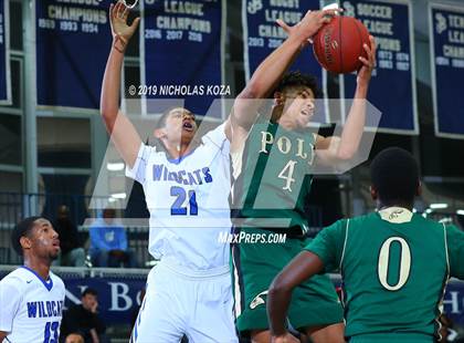 Thumbnail 1 in Long Beach Poly vs. Windward (St. John Bosco-Gahr Classic) photogallery.