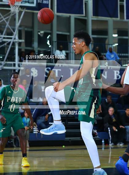 Thumbnail 1 in Long Beach Poly vs. Windward (St. John Bosco-Gahr Classic) photogallery.
