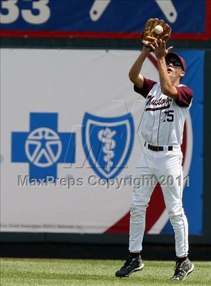 Thumbnail 2 in Davis County vs Gilbert (Class 2A Final) photogallery.