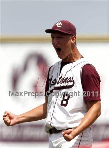 Thumbnail 1 in Davis County vs Gilbert (Class 2A Final) photogallery.