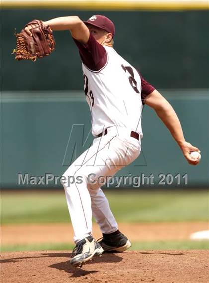 Thumbnail 2 in Davis County vs Gilbert (Class 2A Final) photogallery.