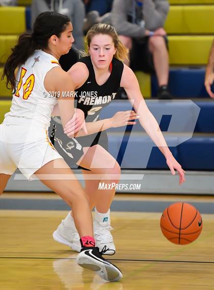 Thumbnail 2 in Fremont vs. Cathedral Catholic (Nike Tournament of Champions) photogallery.