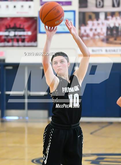 Thumbnail 3 in Fremont vs. Cathedral Catholic (Nike Tournament of Champions) photogallery.