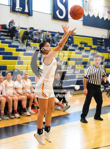 Thumbnail 2 in Fremont vs. Cathedral Catholic (Nike Tournament of Champions) photogallery.