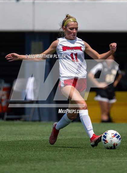 Thumbnail 2 in Wheatmore vs. Manteo (NCHSAA 2A Final) photogallery.