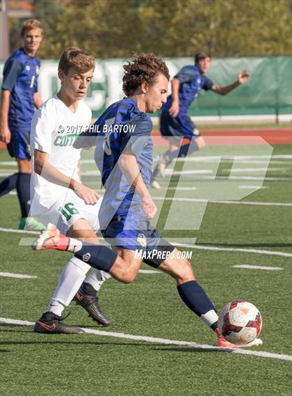 Thumbnail 3 in St. Ignatius HS @ Dublin Coffman photogallery.