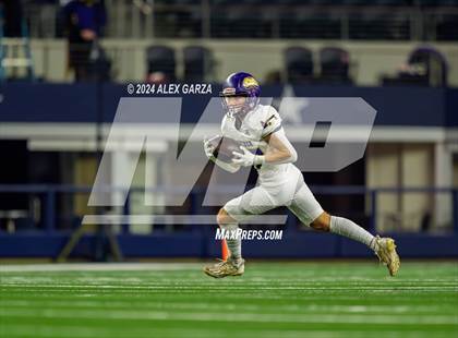 Thumbnail 2 in Shiner @ Muenster (UIL 2A Division II Football Final) photogallery.