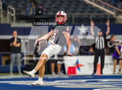 Thumbnail 2 in Shiner @ Muenster (UIL 2A Division II Football Final) photogallery.