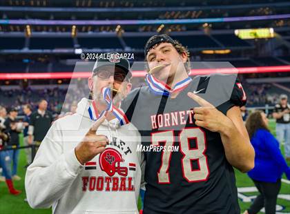 Thumbnail 2 in Shiner @ Muenster (UIL 2A Division II Football Final) photogallery.