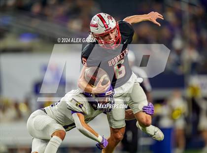Thumbnail 2 in Shiner @ Muenster (UIL 2A Division II Football Final) photogallery.