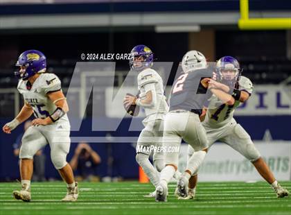 Thumbnail 1 in Shiner @ Muenster (UIL 2A Division II Football Final) photogallery.