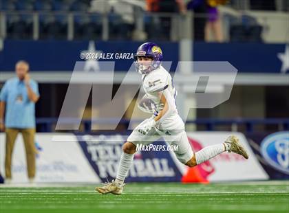 Thumbnail 2 in Shiner @ Muenster (UIL 2A Division II Football Final) photogallery.