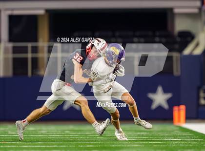 Thumbnail 2 in Shiner @ Muenster (UIL 2A Division II Football Final) photogallery.