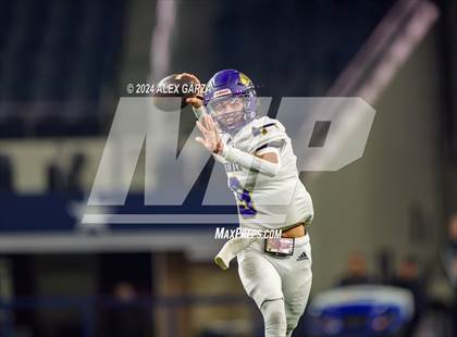 Thumbnail 1 in Shiner @ Muenster (UIL 2A Division II Football Final) photogallery.