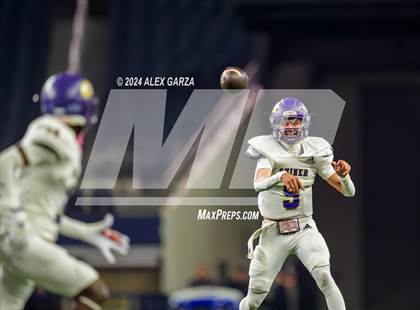 Thumbnail 3 in Shiner @ Muenster (UIL 2A Division II Football Final) photogallery.
