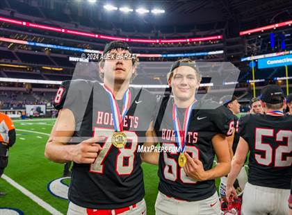 Thumbnail 3 in Shiner @ Muenster (UIL 2A Division II Football Final) photogallery.