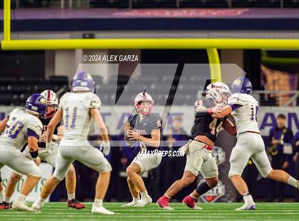 Thumbnail 2 in Shiner @ Muenster (UIL 2A Division II Football Final) photogallery.
