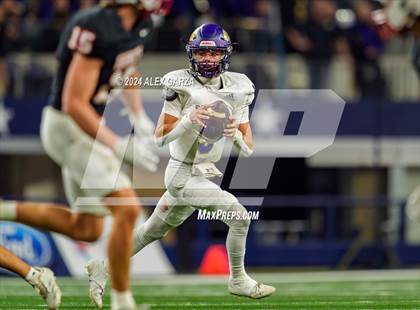 Thumbnail 1 in Shiner @ Muenster (UIL 2A Division II Football Final) photogallery.